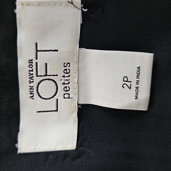 ANN TAYLOR, LOFT. Skirt petite, black, size 2P - Picture 3 of 3